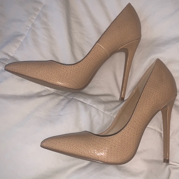 Nude Snake Textured Heels (Fashion Nova) - Picture 2 of 2